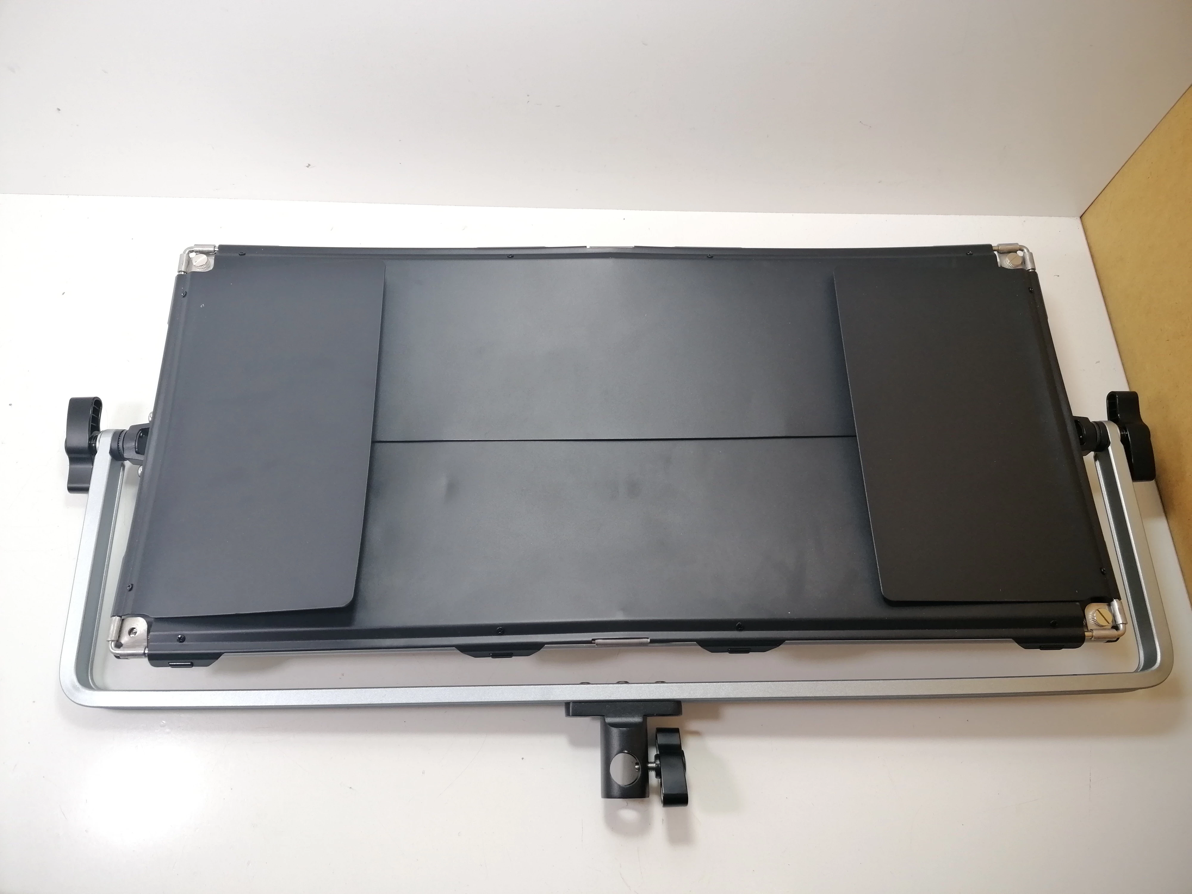 lampa-fotograficzna-neewer-nl1920-stan-uzywany