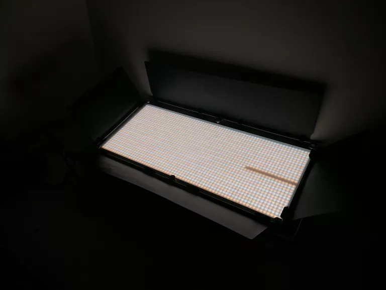 lampa-fotograficzna-neewer-nl1920-stan-uzywany