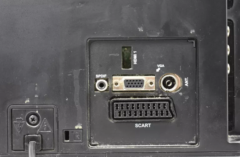 TELEWIZOR HYUNDAI LLH19806MP4CR 19'+PILOT