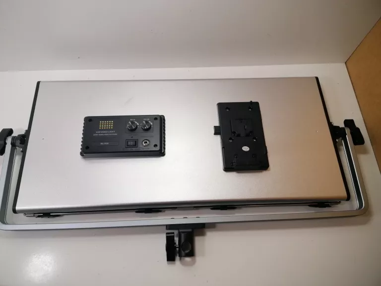 lampa-fotograficzna-neewer-nl1920-model-neewer-nl1920