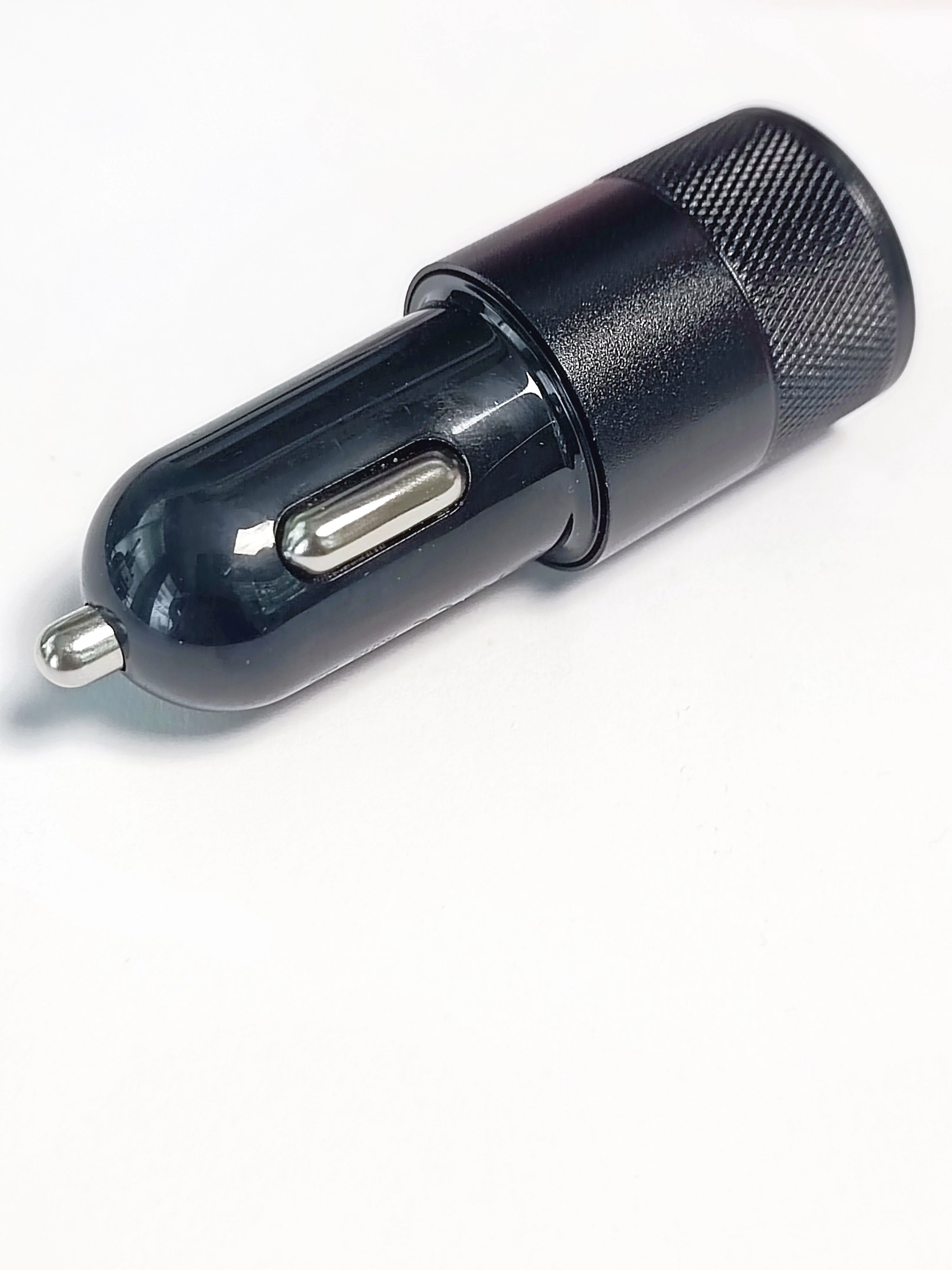 ladowarka-samochodowa-31-usb-cusb-a-stan-powystawowy