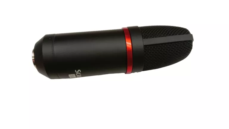 ZESTAW MUZYCZNY FOCUSRITE SCARLETT SOLO STUDIO PACK 2GEN PUDEŁKO