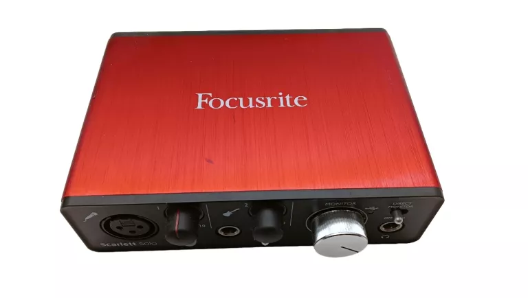 ZESTAW MUZYCZNY FOCUSRITE SCARLETT SOLO STUDIO PACK 2GEN PUDEŁKO