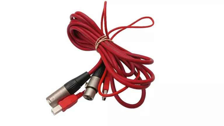 ZESTAW MUZYCZNY FOCUSRITE SCARLETT SOLO STUDIO PACK 2GEN PUDEŁKO