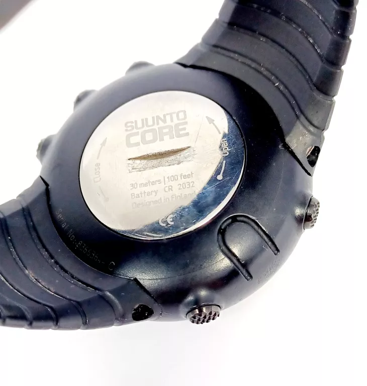 zegarek-suunto-core-kolor-dominujacy-odcienie-szarosci