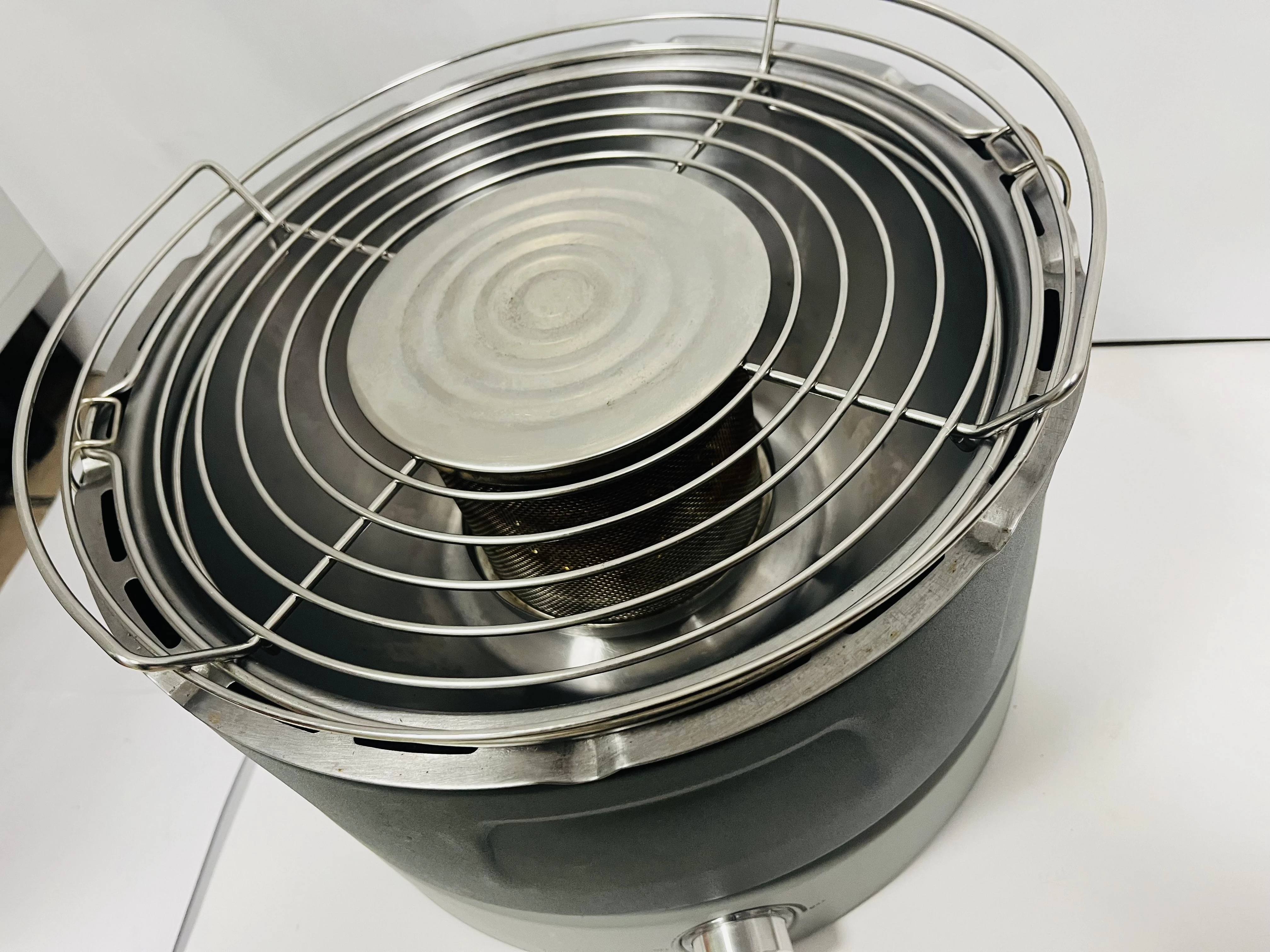 grill-weglowy-bezdymny-quigg-przenosny-wysokosc-grilla-245