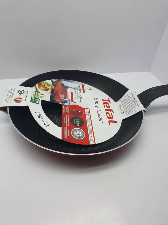 PATELNIA TEFAL 28 CM EASY CLEAN CZERWONA
