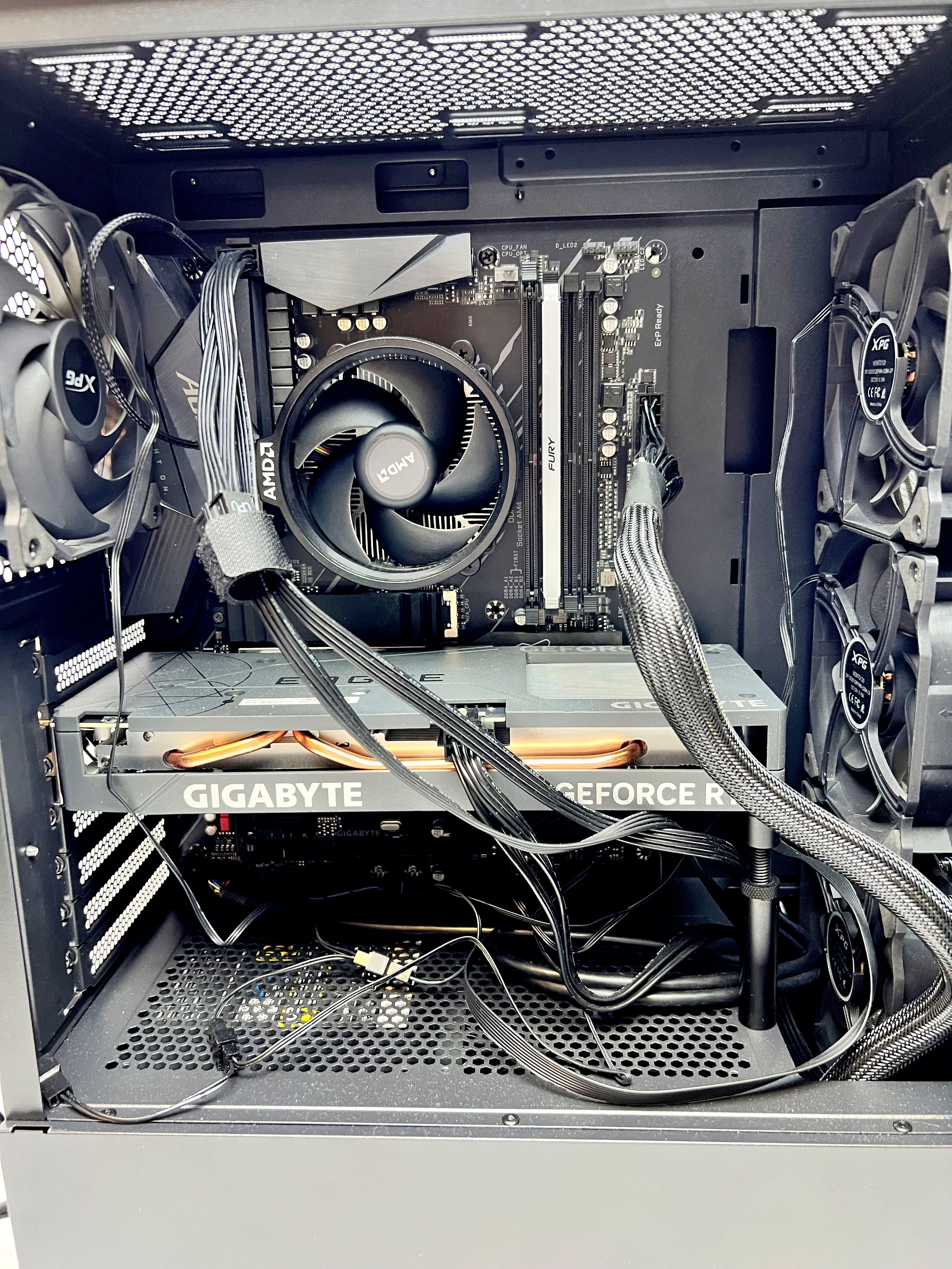 komputer-rtx-4060-2t-dysk-32gb-ram-win-11-faktury-stan-uzywany