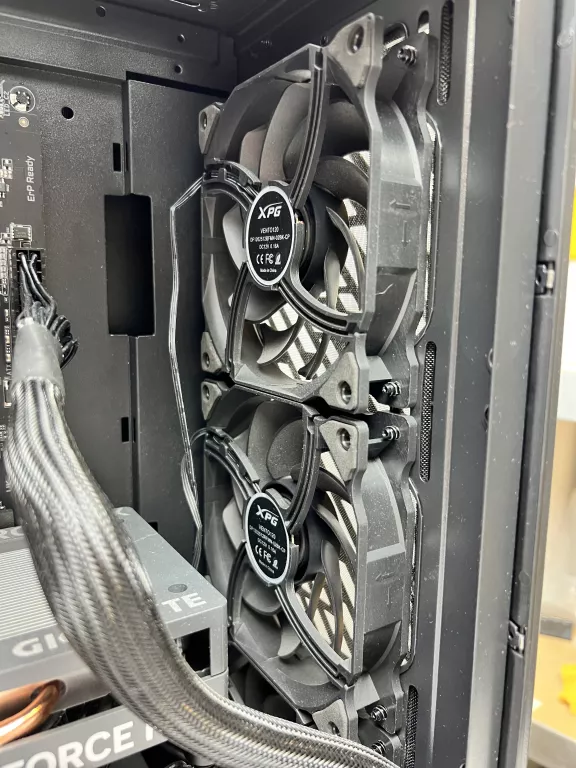 komputer-rtx-4060-2t-dysk-32gb-ram-win-11-faktury-taktowanie-bazowe-procesora-410