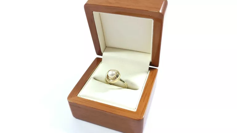 zloty-pierscionek-z-perla-p333r12244g-kolor-dominujacy-205826-225106