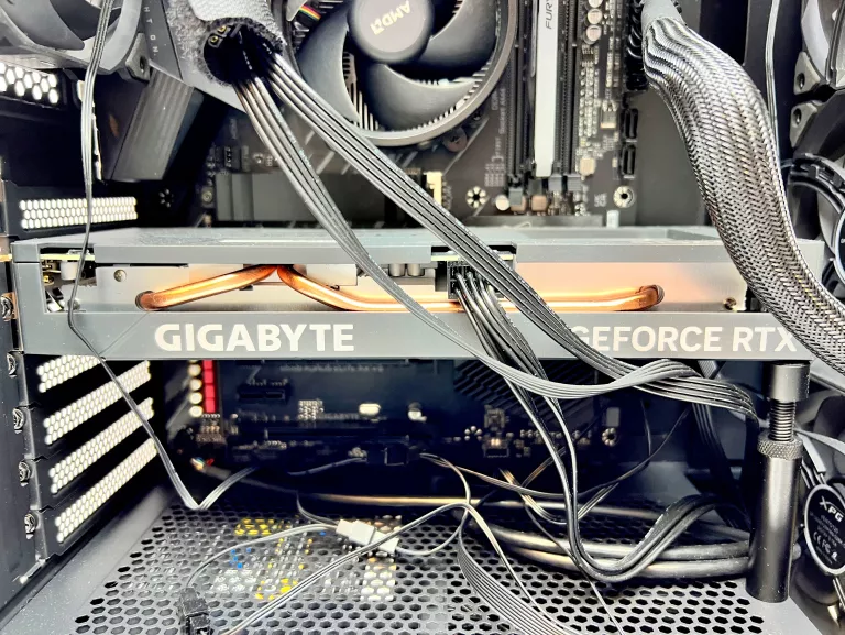 komputer-rtx-4060-2t-dysk-32gb-ram-win-11-faktury-marka-msi