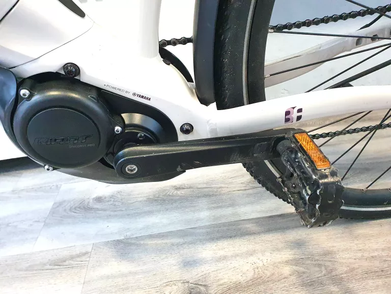 ROWER ELEKTRYCZNY GIANT LIV AMITI E+3