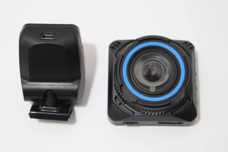 KAMERKA SAMOCHODOWA NAVITEL R600 KOMPLET!