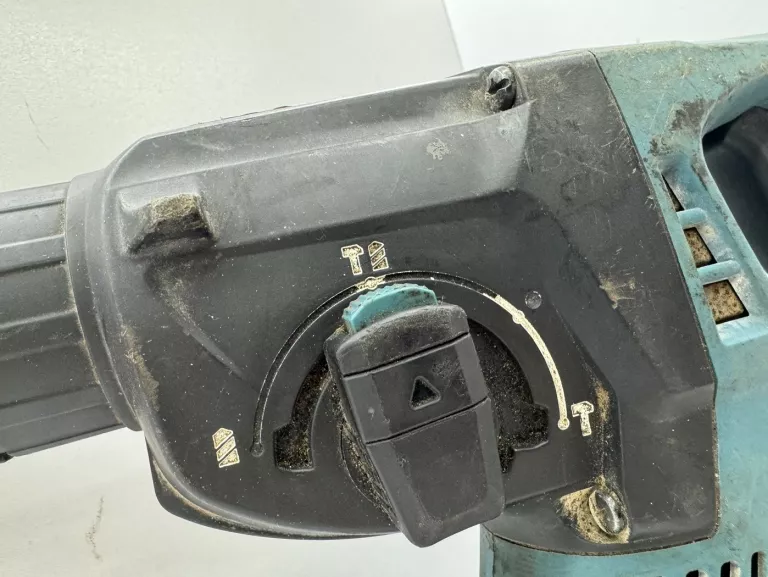 MAKITA DHR243 MŁOTOWIERTARKA SDS-PLUS