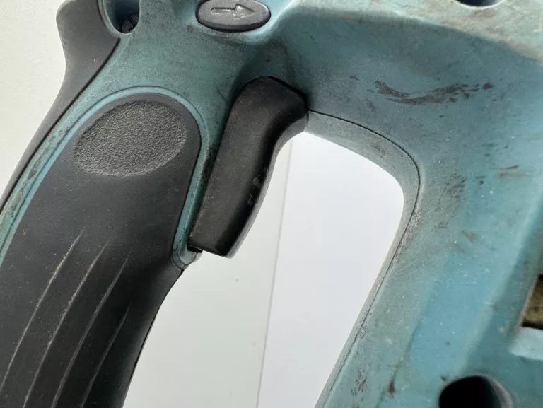 MAKITA DHR243 MŁOTOWIERTARKA SDS-PLUS