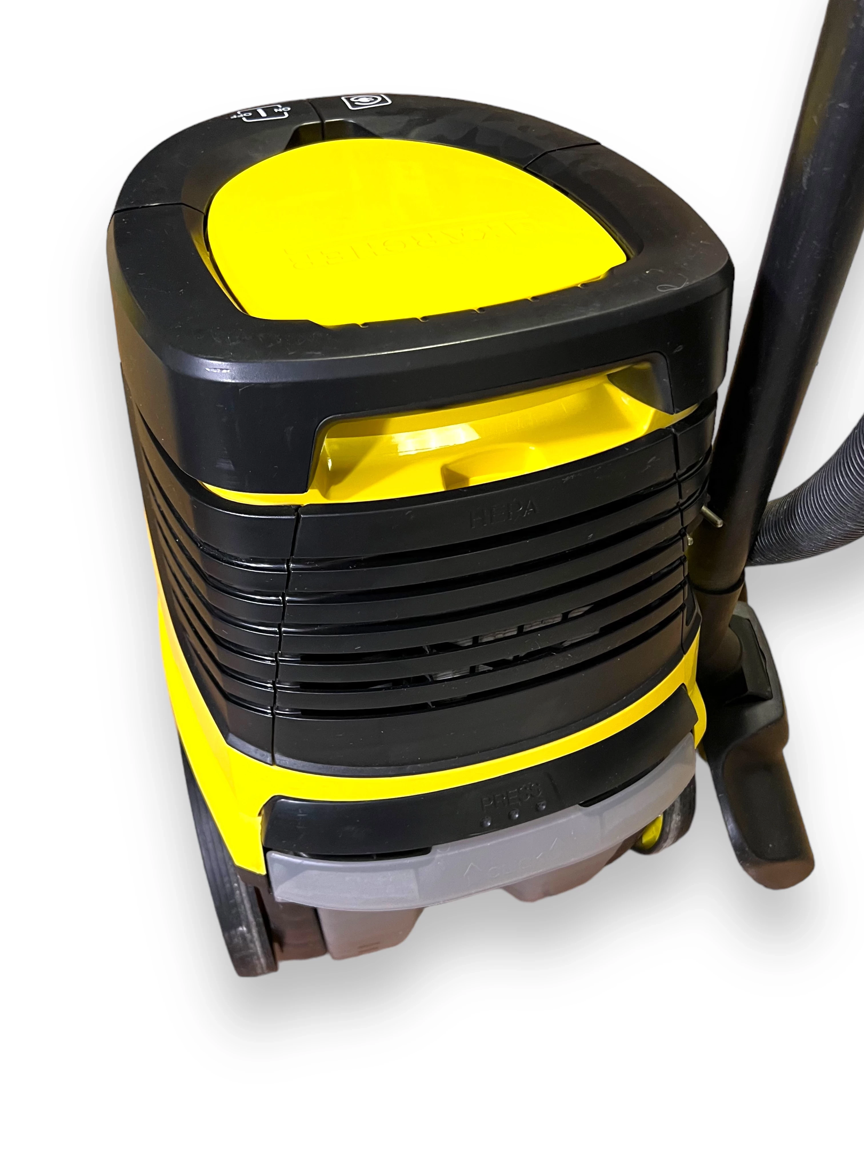 odkurzacz-karcher-z-filtrem-wodnym-ds-5600-moc-1400