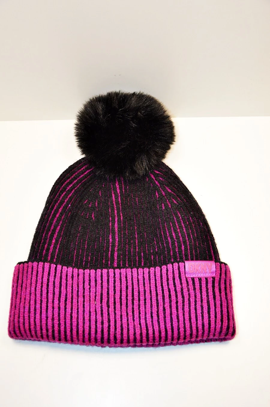 czapka-zimowa-dkny-marka-dkny