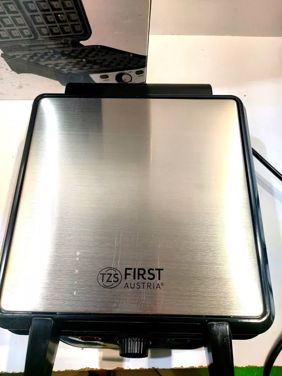 GOFROWNICA OPIEKACZ NA 4 GOFRY 1100W FIRST AUSTRIA