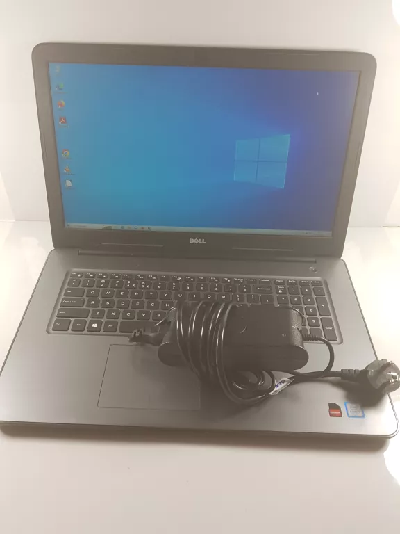LAPTOP DELL INSPIRON P32E 240GB, I7 7500 8GB RAM