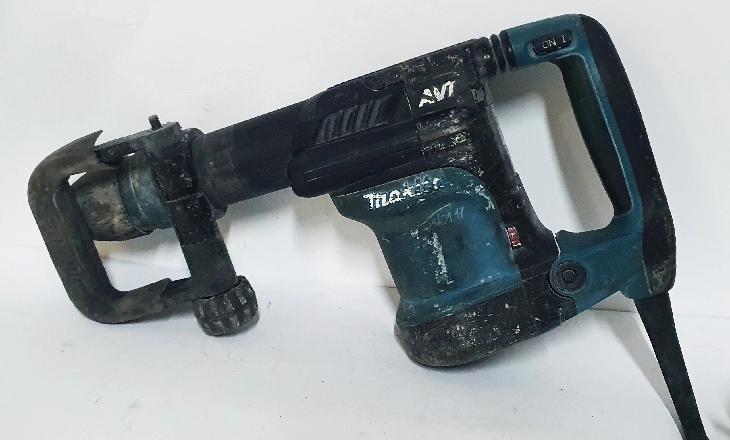 mlot-udarowy-makita-hm0871c-sds-marka-makita