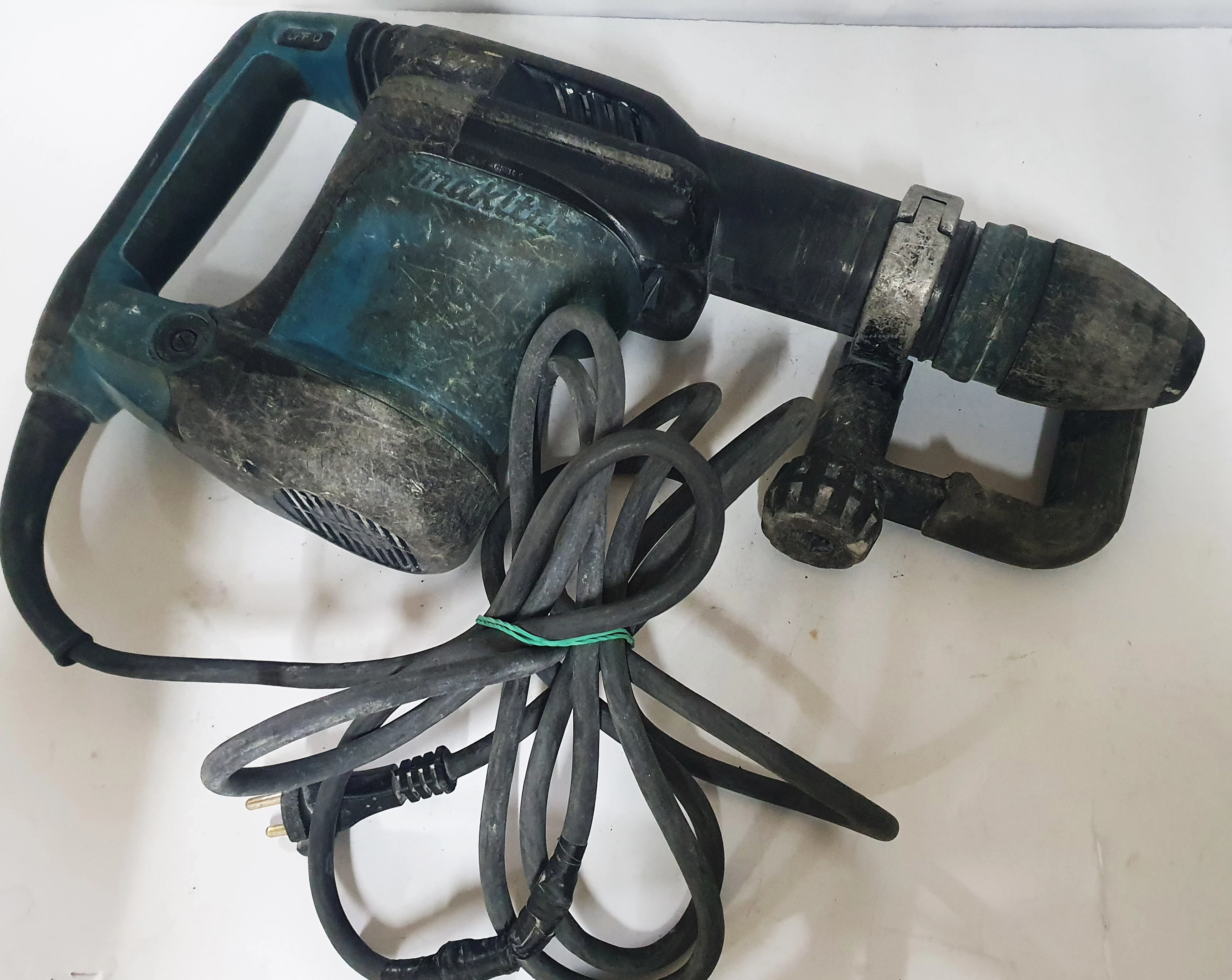 mlot-udarowy-makita-hm0871c-sds-energia-udaru-81