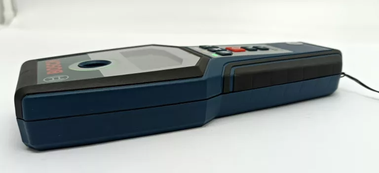 multidetektor-bosch-gms-120-professional-zasilanie-baterie