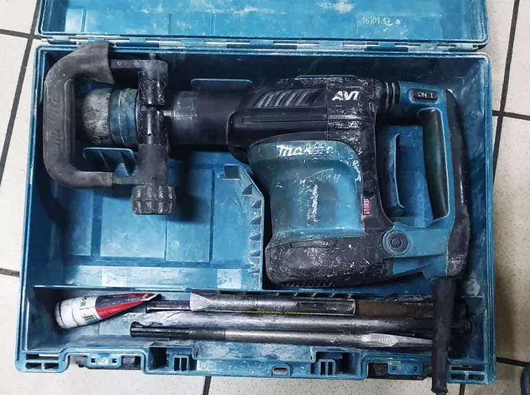 mlot-udarowy-makita-hm0871c-sds-sybiru-1-walcz-kwiatek