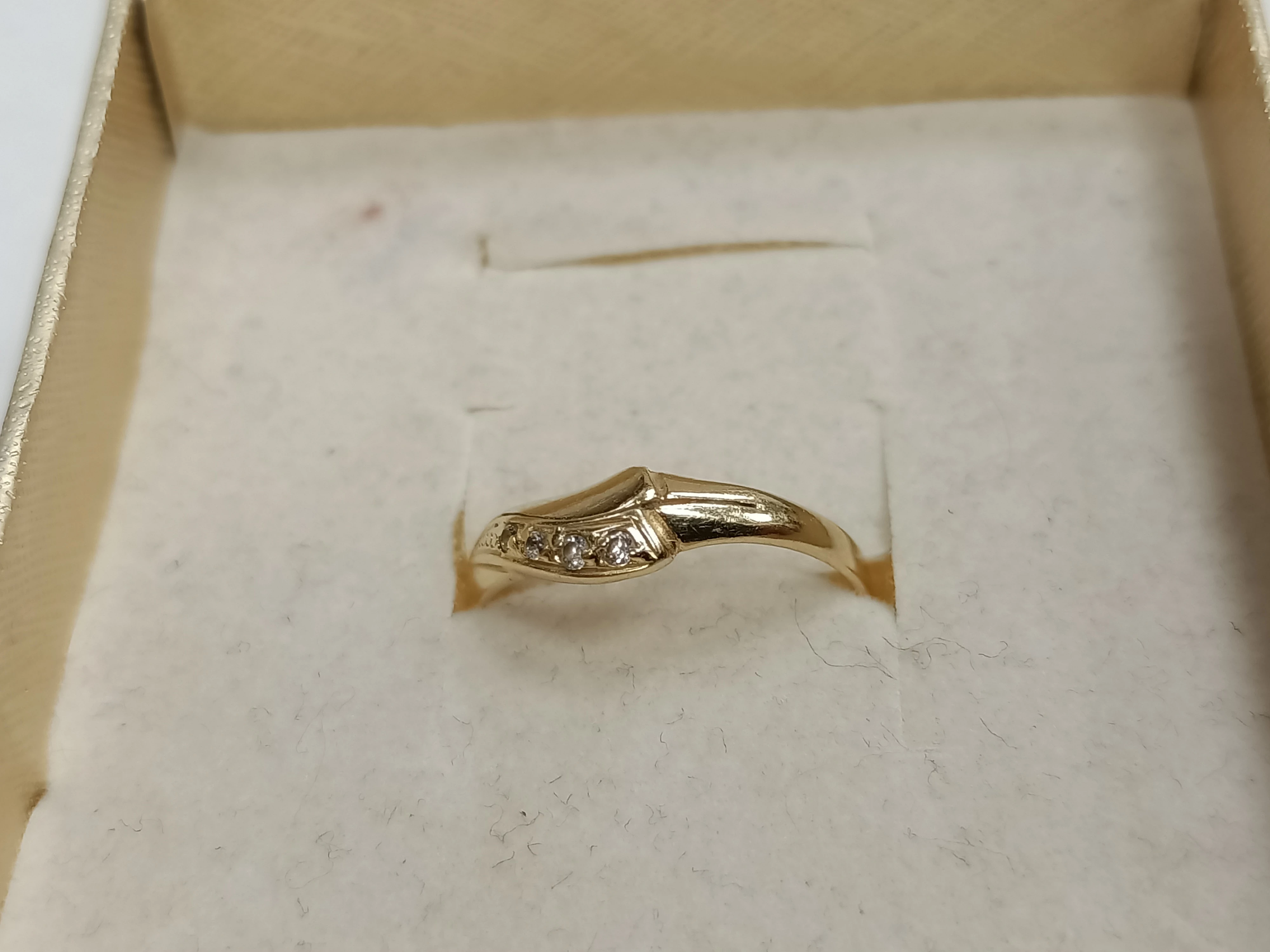 ciekawy-zloty-pierscionek-121g-pr585-rozmiar-15-kolor-249512-1647429