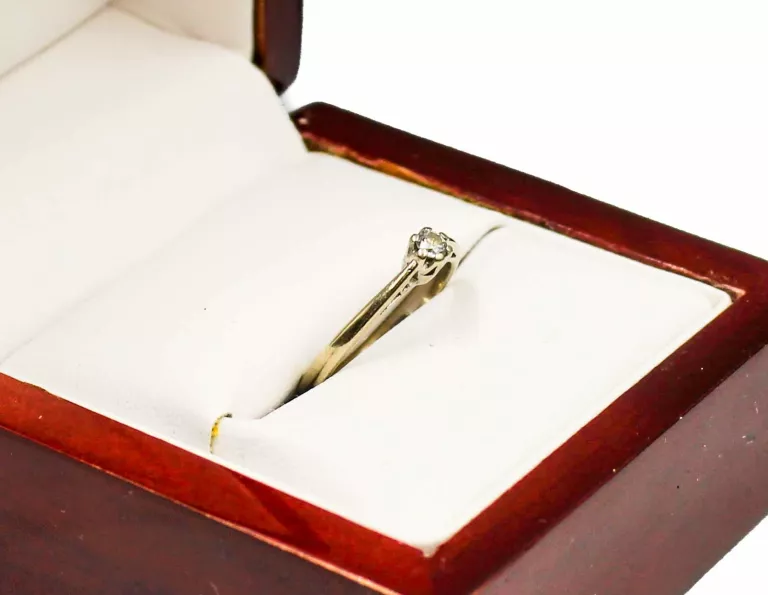 zloty-pierscionek-z-diamentem-010-ct-si1-h-stan-11323-2