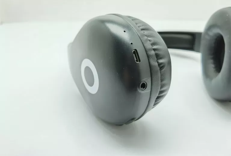 SŁUCHAWKI SBS MHHEADPHONBTK