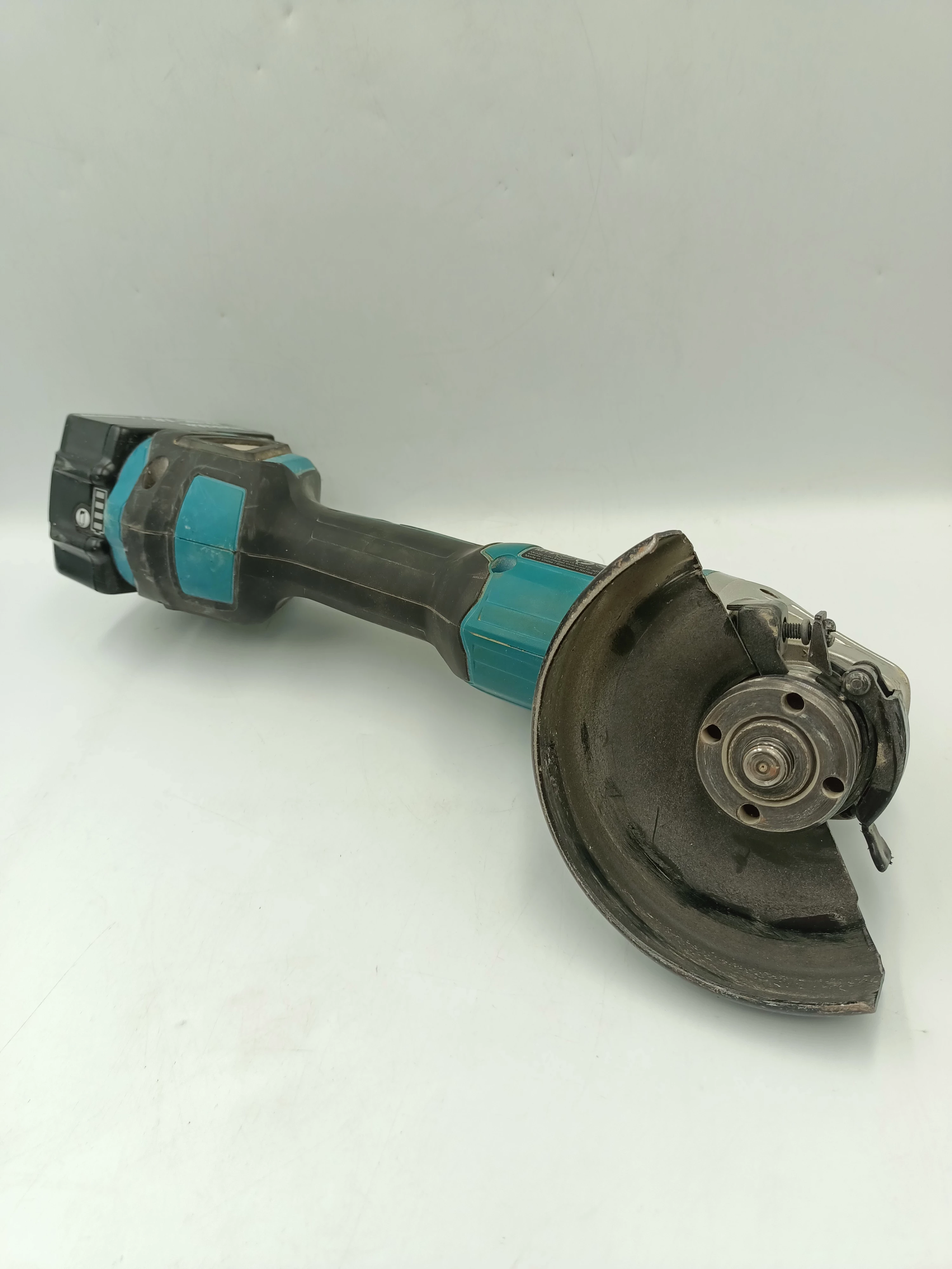 szlifierka-katowa-makita-dga504-type-ii-rodzaj-zasilania-akumulatorowe