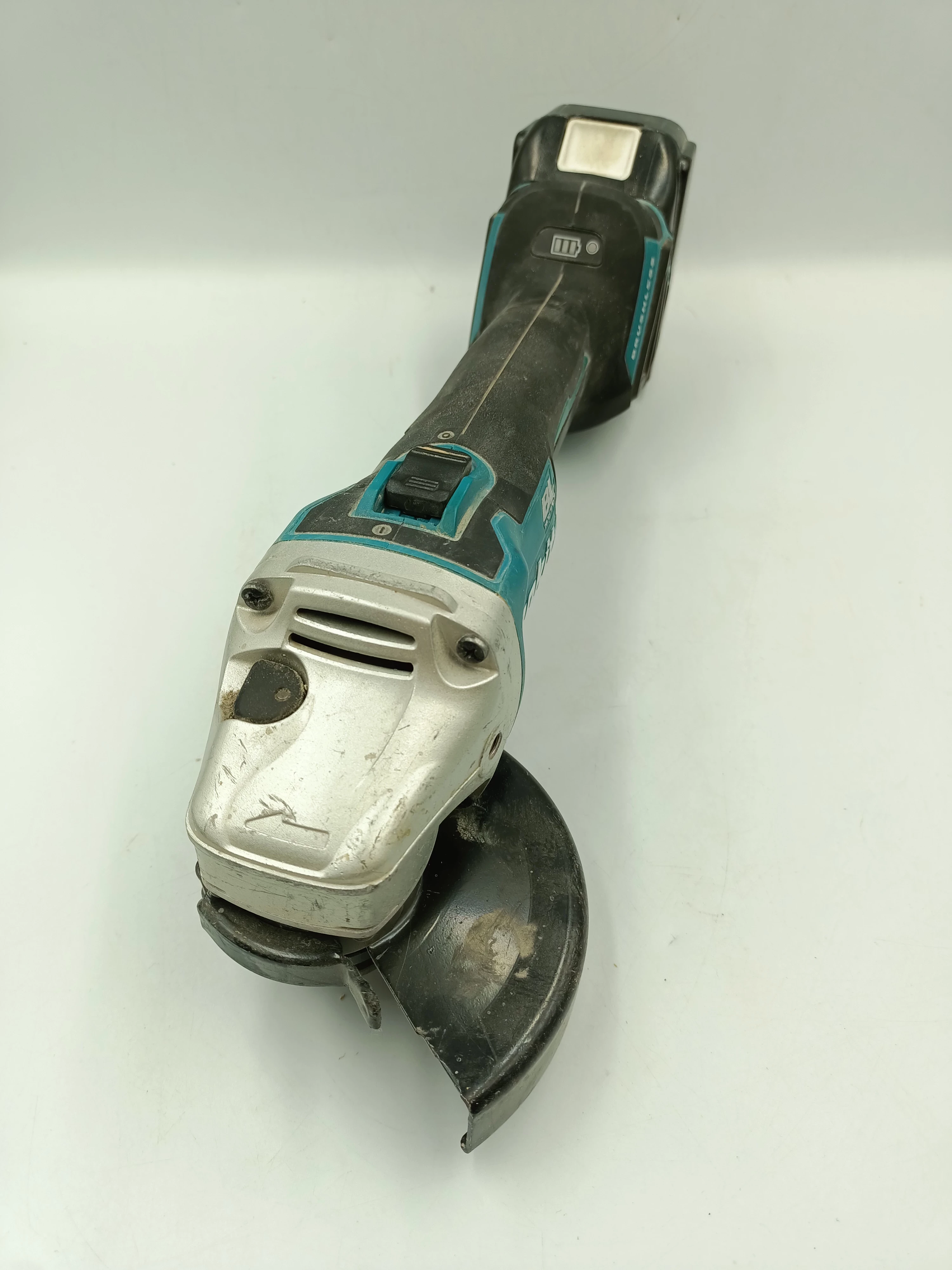 szlifierka-katowa-makita-dga504-type-ii-stan-uzywany