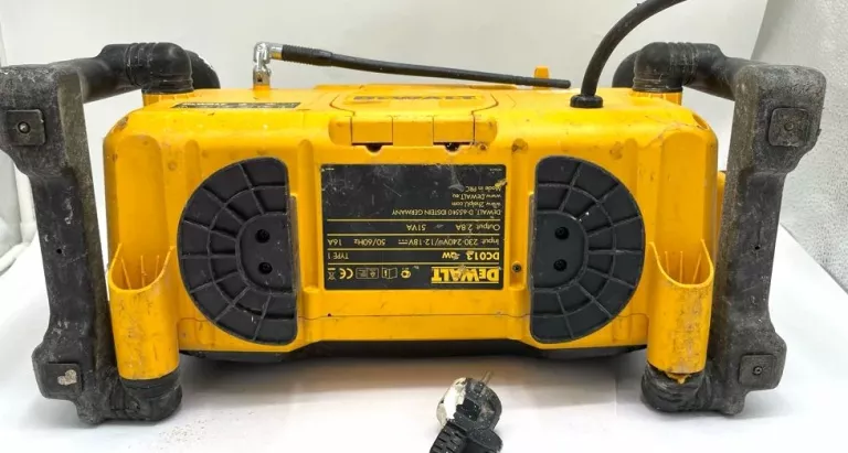RADIO BUDOWLANE DEWALT DC013