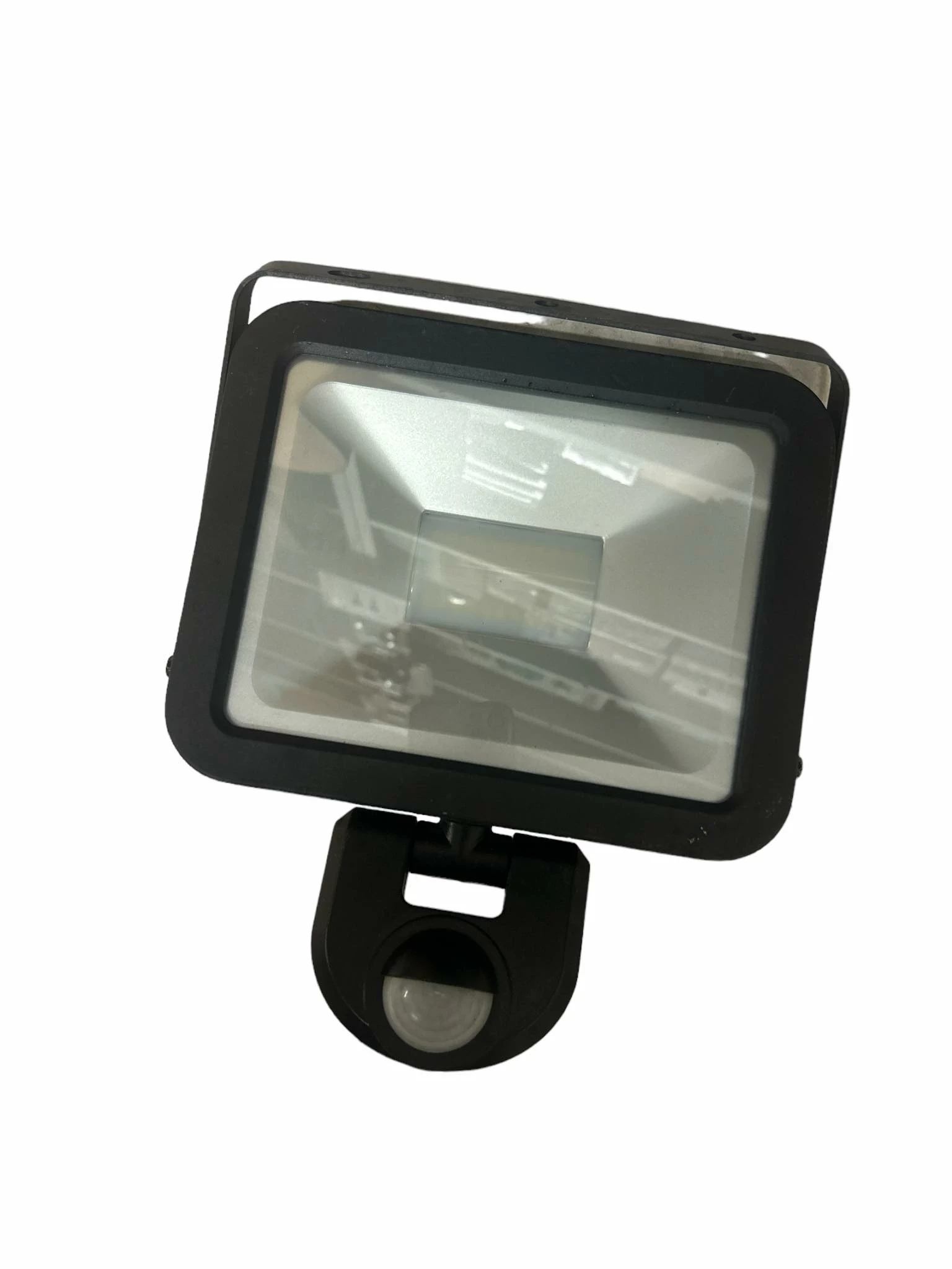 naswietlacz-blooma-weyburn-z-czujnikiem-ruchu-30-w-czarny-moc-znamionowa-1