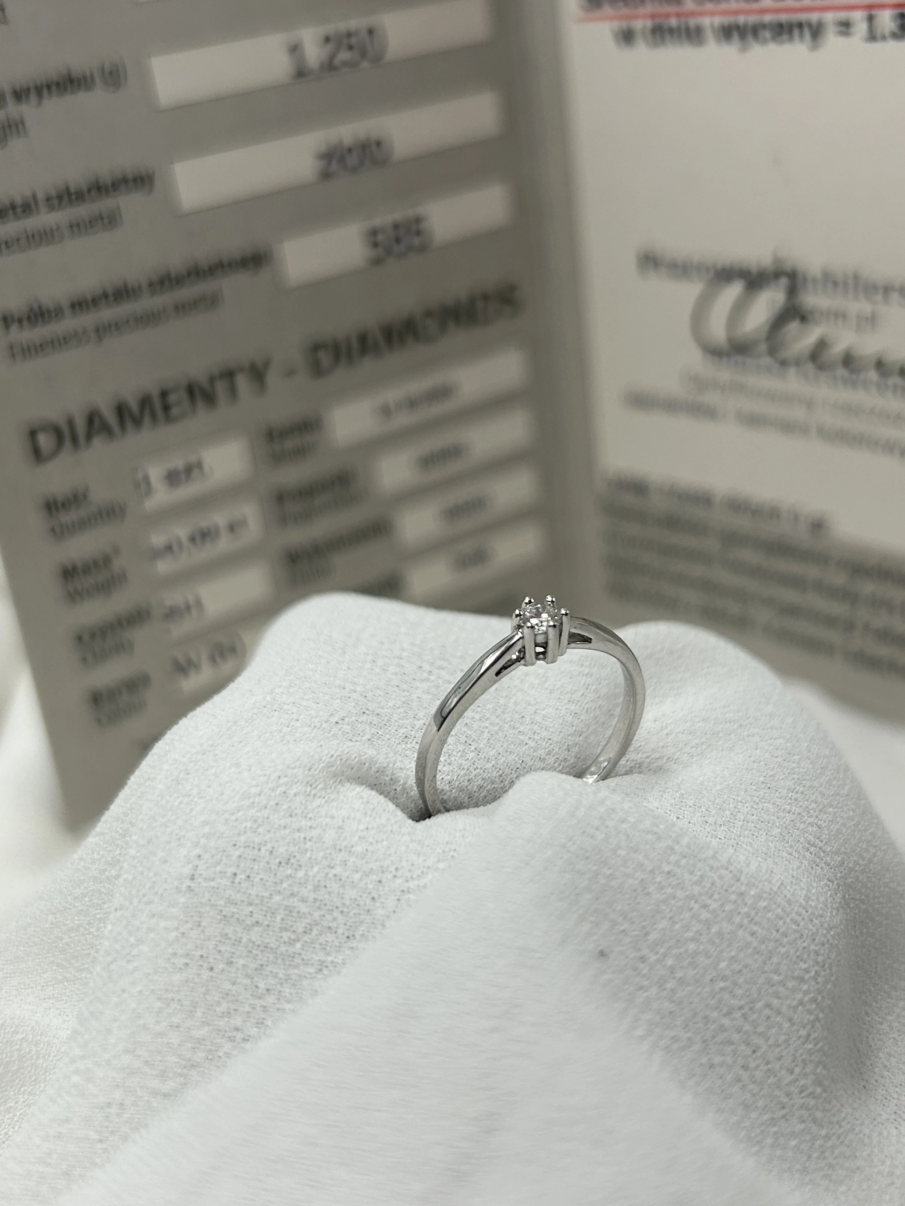 zloty-pierscionek-biale-zloto-585-125g-z-brylantem-009ct-r10-kolor-dominujacy-205826-225106