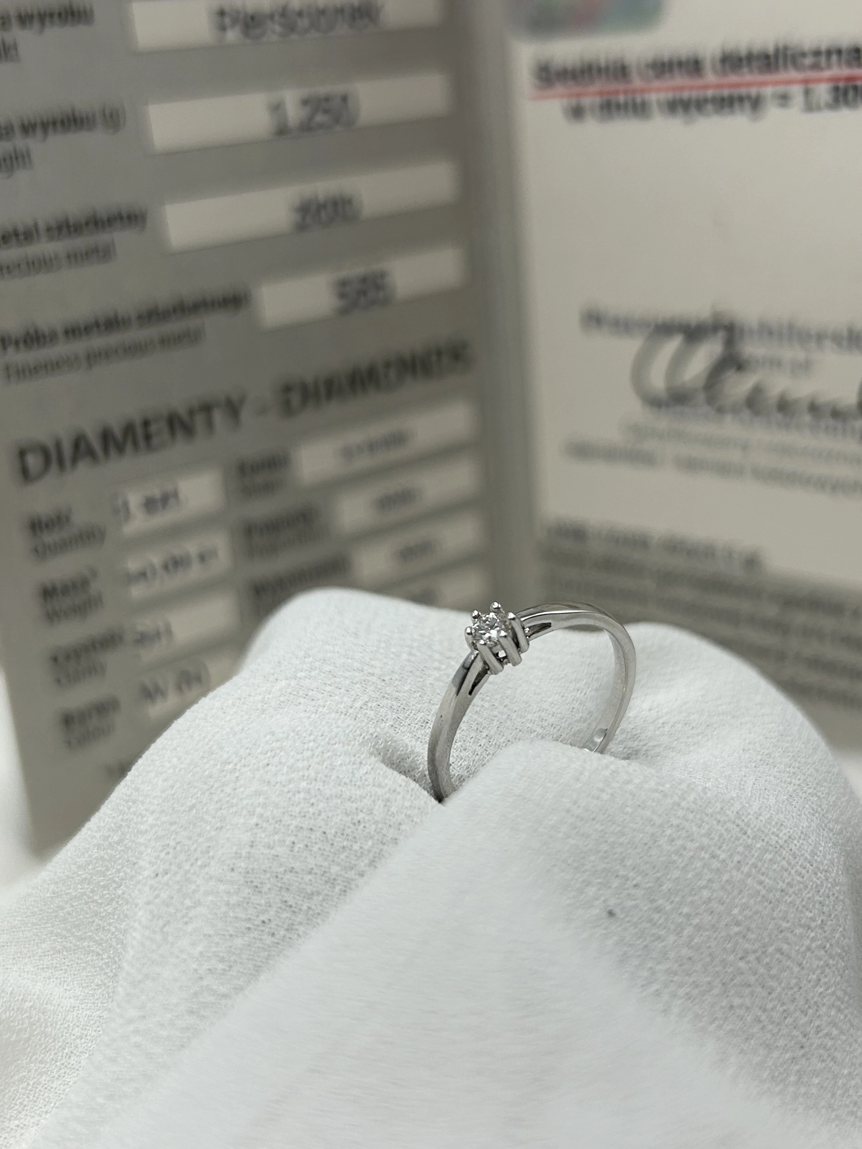 zloty-pierscionek-biale-zloto-585-125g-z-brylantem-009ct-r10-obroncow-wybrzeza-2a-gdansk