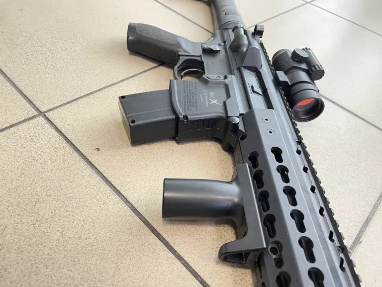 WIATRÓWKA CO2 SIG SAUER MCX 4,5 MM Z LUNETĄ