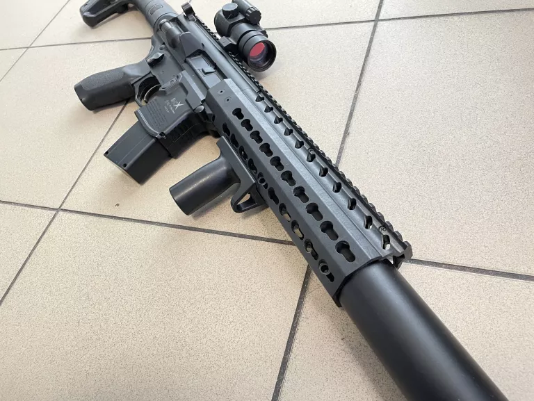 WIATRÓWKA CO2 SIG SAUER MCX 4,5 MM Z LUNETĄ