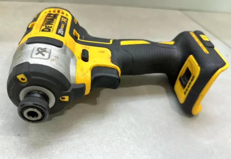 ZESTAW DEWALT PILARKA TARCZOWA DEWALT DSC 573 + ZAKRĘTARKA DEWALT DCF887
