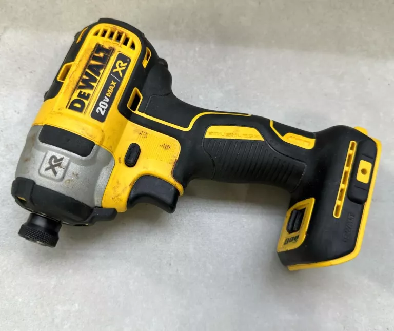 ZESTAW DEWALT PILARKA TARCZOWA DEWALT DSC 573 + ZAKRĘTARKA DEWALT DCF887