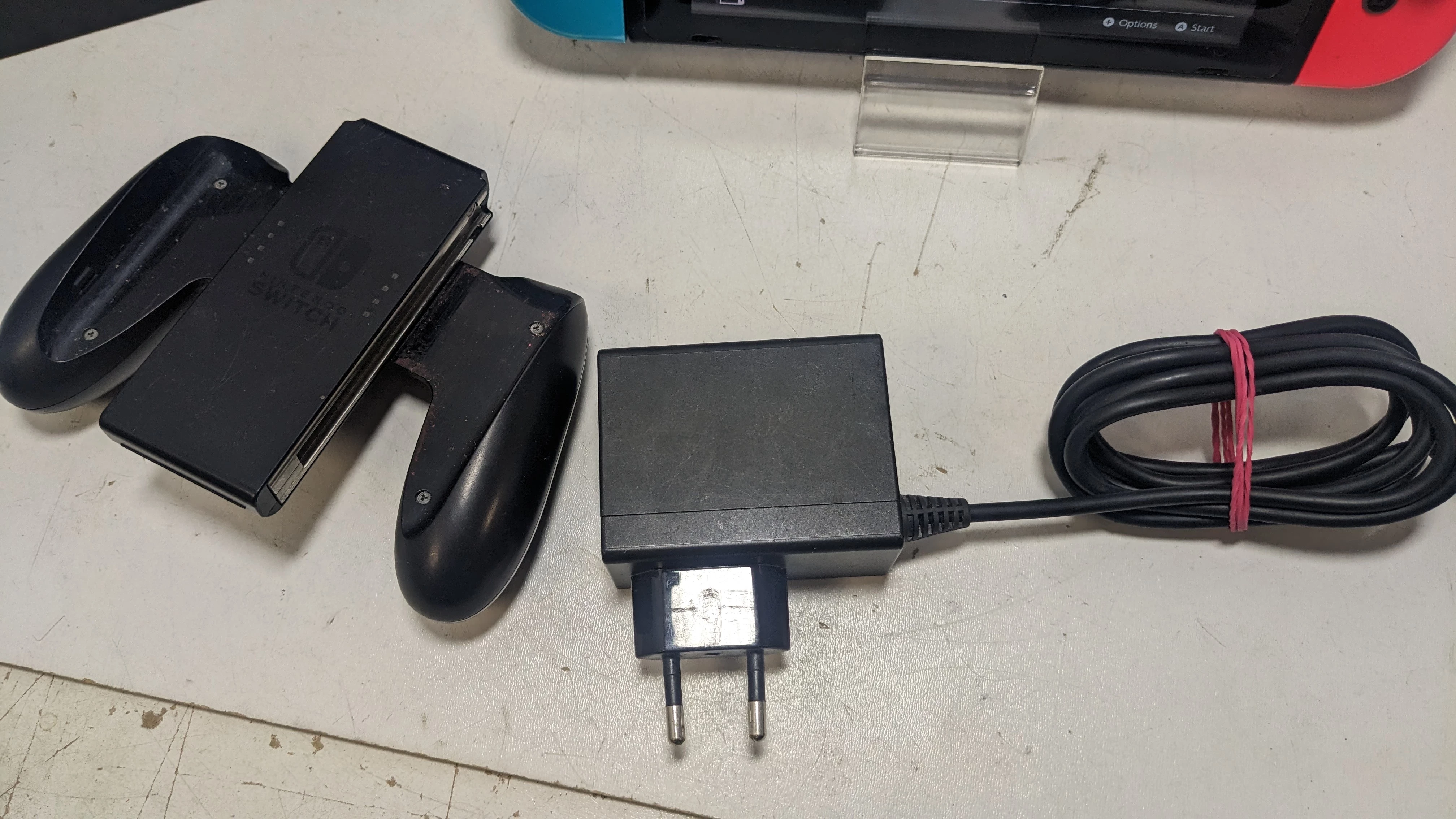 konsola-nintendo-switch-opis-stan-uzywany