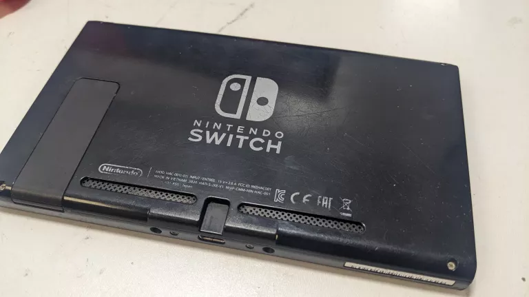 KONSOLA NINTENDO SWITCH *OPIS*