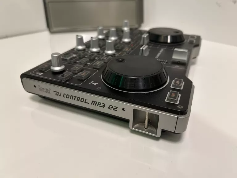 DJ HERCULES DJ CONTROL MP3 E2 USB + KABEL