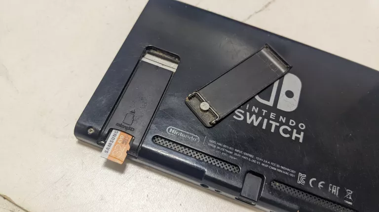 KONSOLA NINTENDO SWITCH *OPIS*