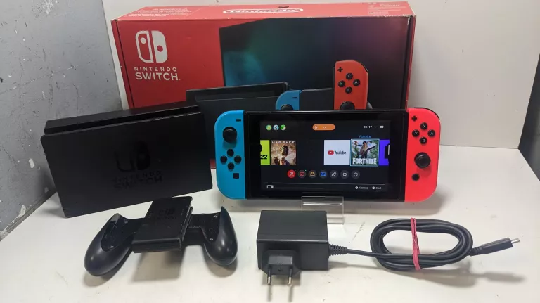KONSOLA NINTENDO SWITCH *OPIS*