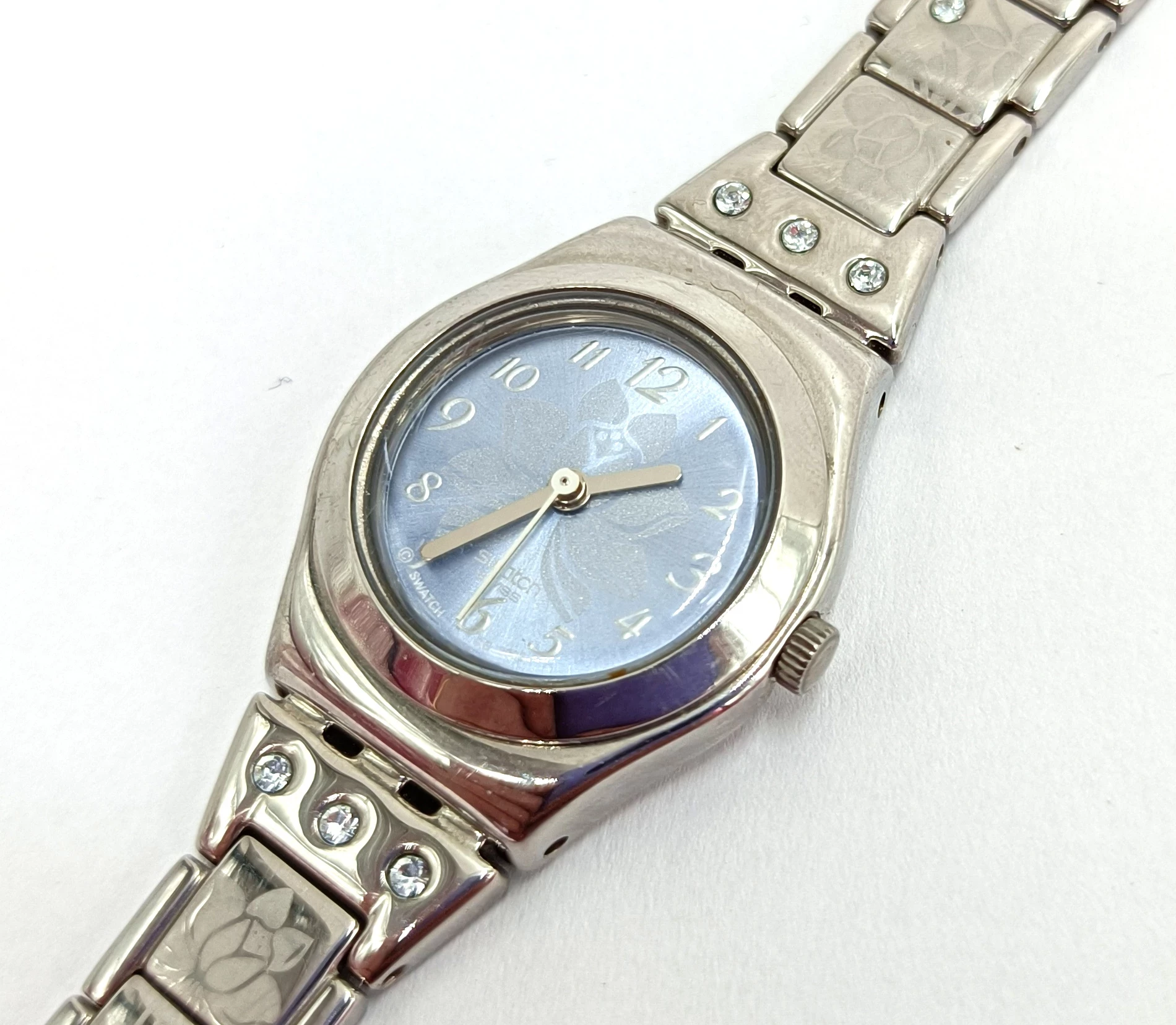 zegarek-dziewczecy-swatch-irony-lady-flower-box-mechanizm-kwarcowy