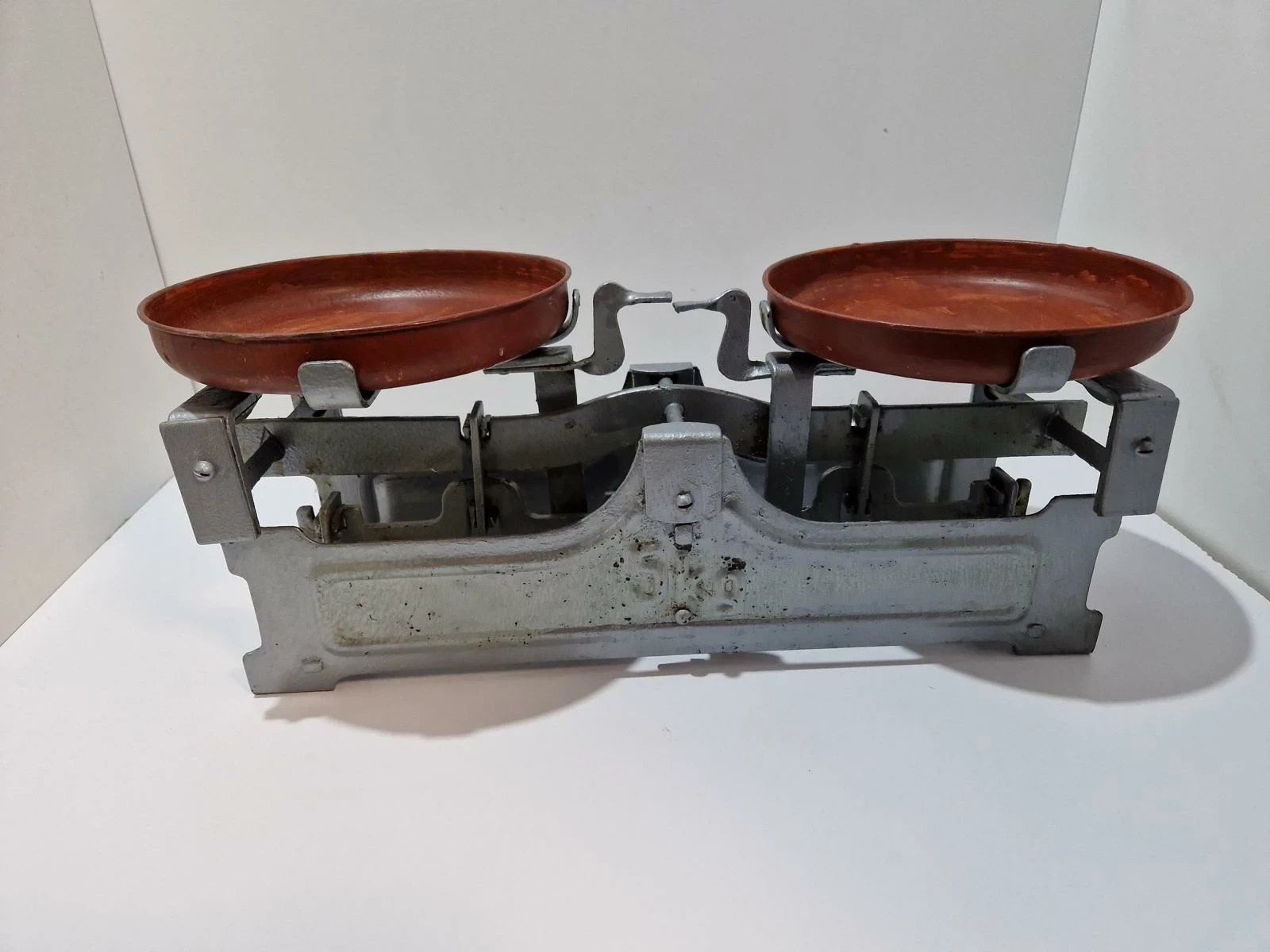 piekna-stara-waga-szalkowa-antyk-dekada-lata-60-xx-w