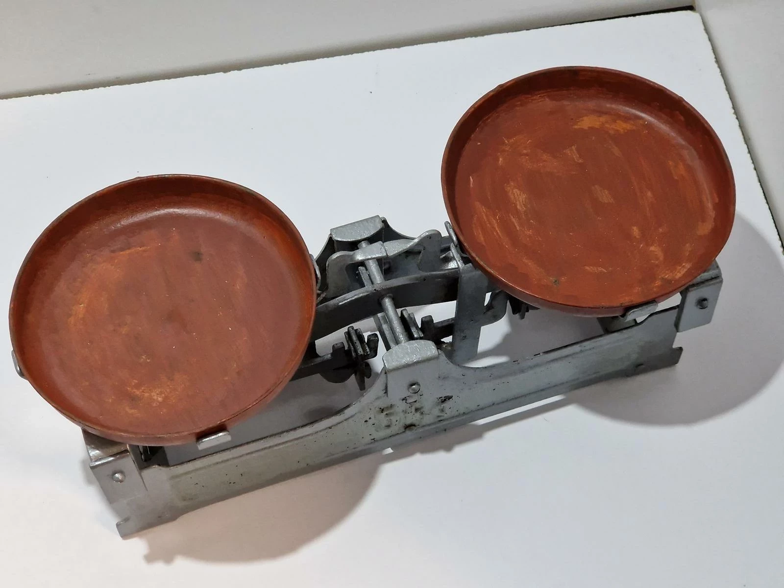 piekna-stara-waga-szalkowa-antyk-rodzaj-przedmiotu-waga