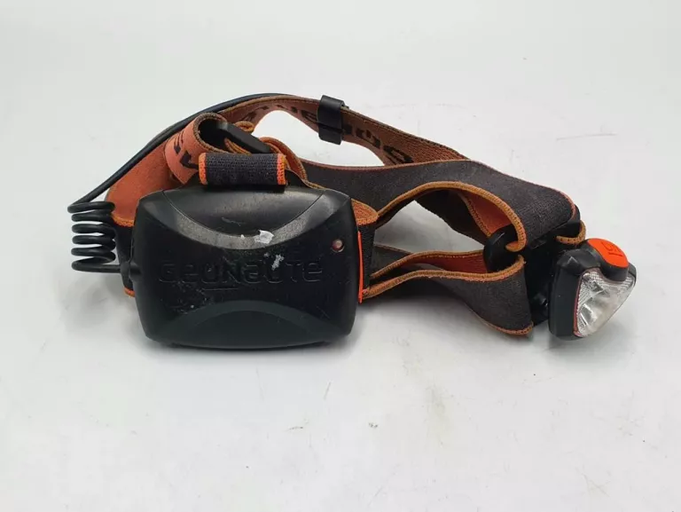 latarka-czolowa-zasilana-akumulatorem-geonaute-stan-uzywany