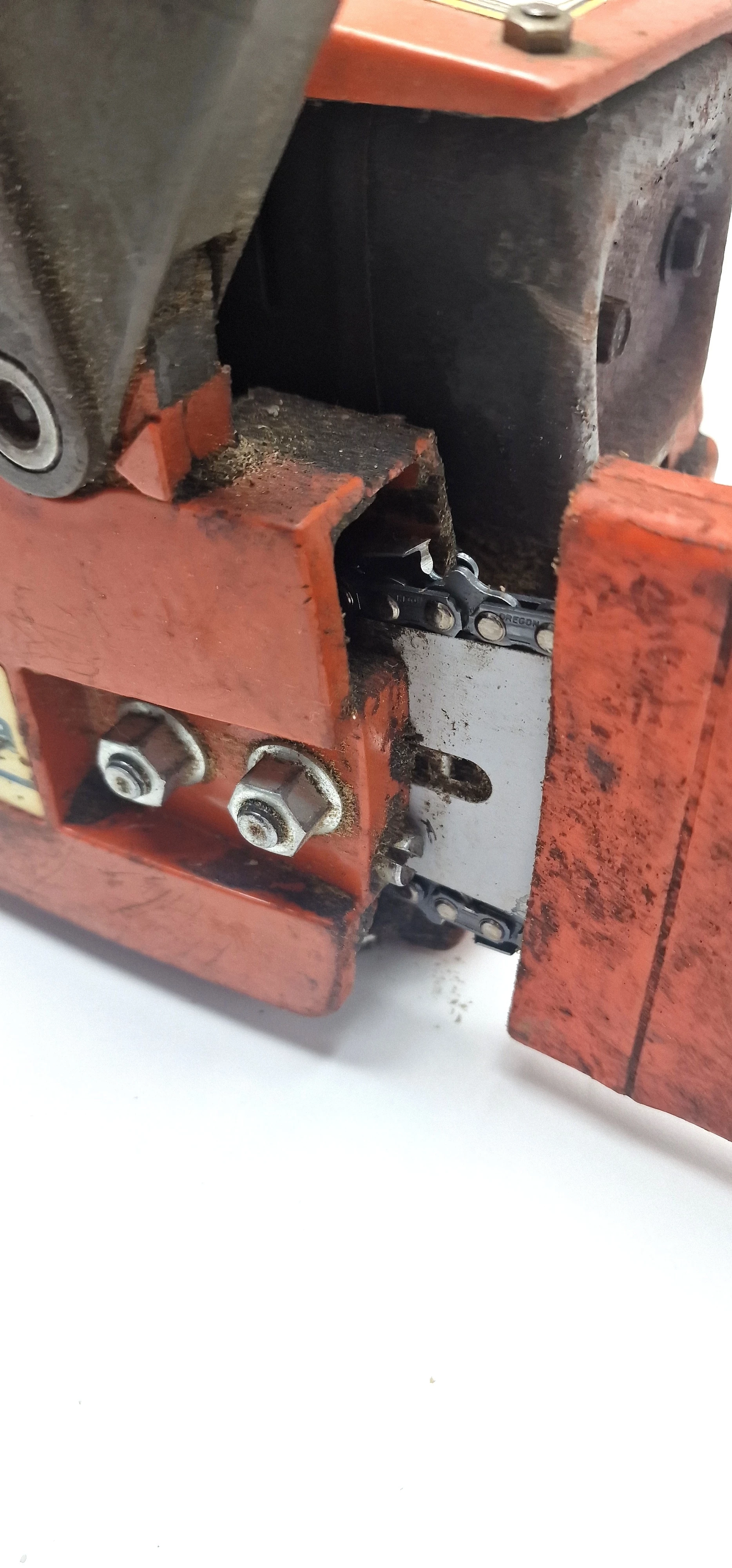 pila-spalinowa-husqvarna-136-opis-zasilanie-spalinowe